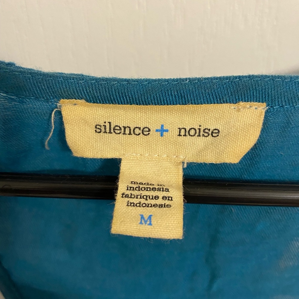 Silence + Noise Tank - Picture 2 of 3